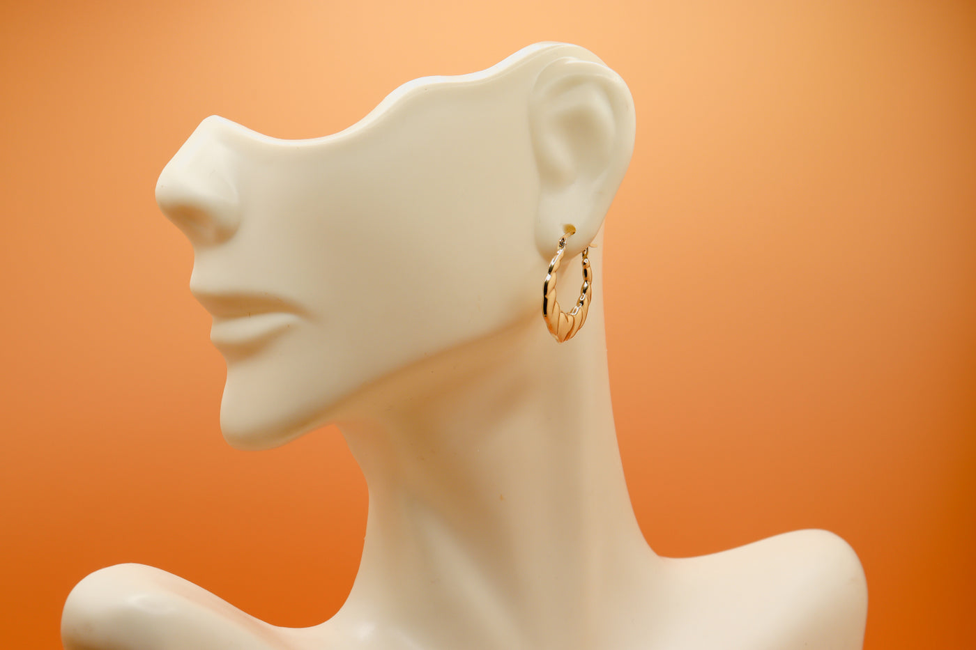 10K Gold Oval Heart Hoop Earrings