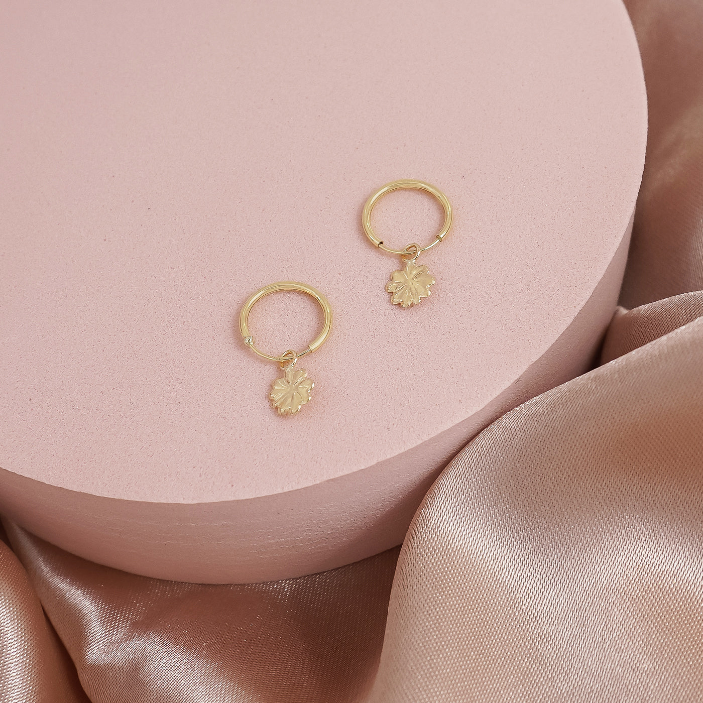 14K Flower Dangling Endless Hoop