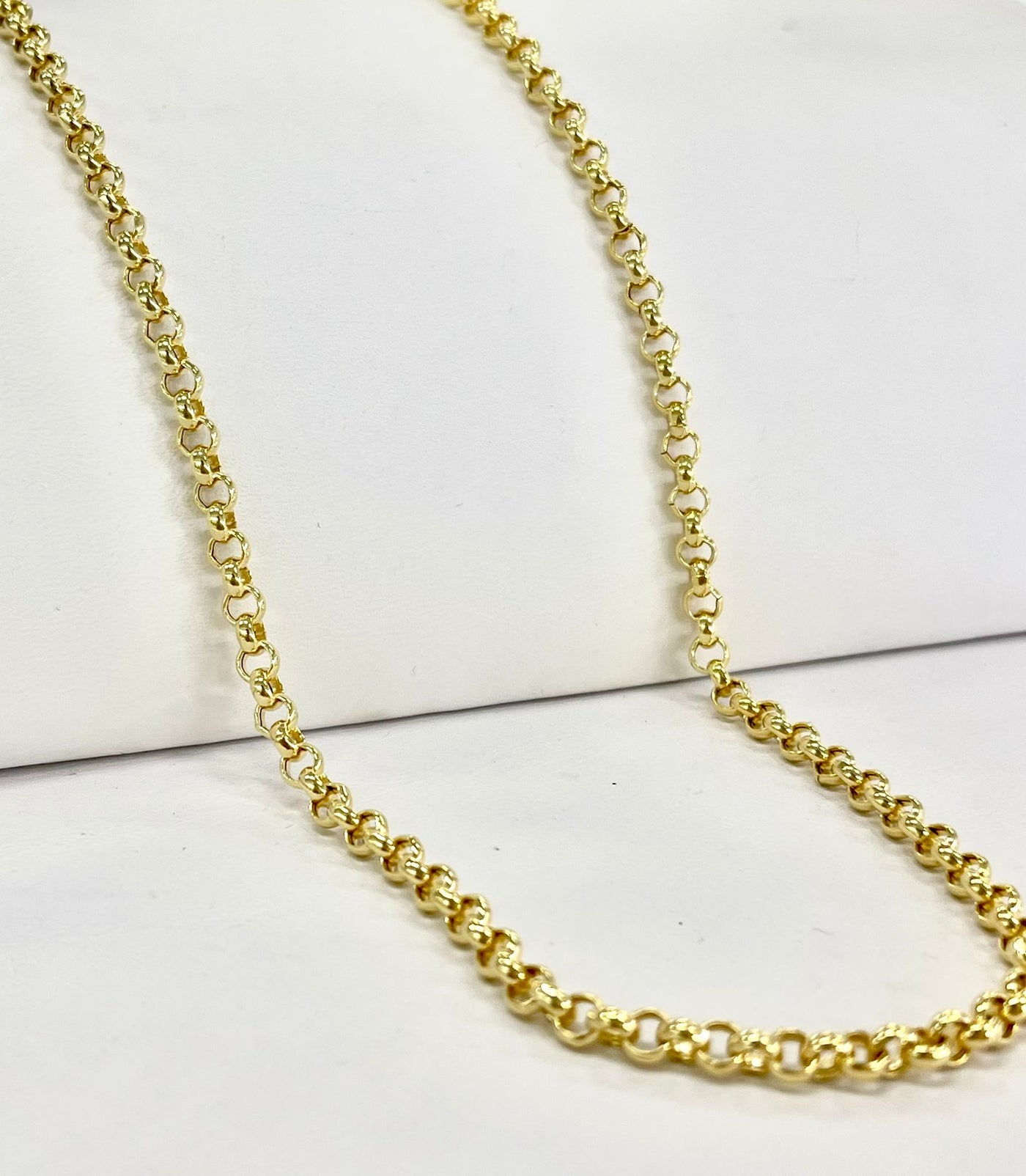14K Gold Semi Thick Rolo Interlocking Link Chain Necklace