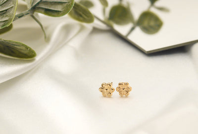14K Gold Daisy Flower Small Stud Earrings