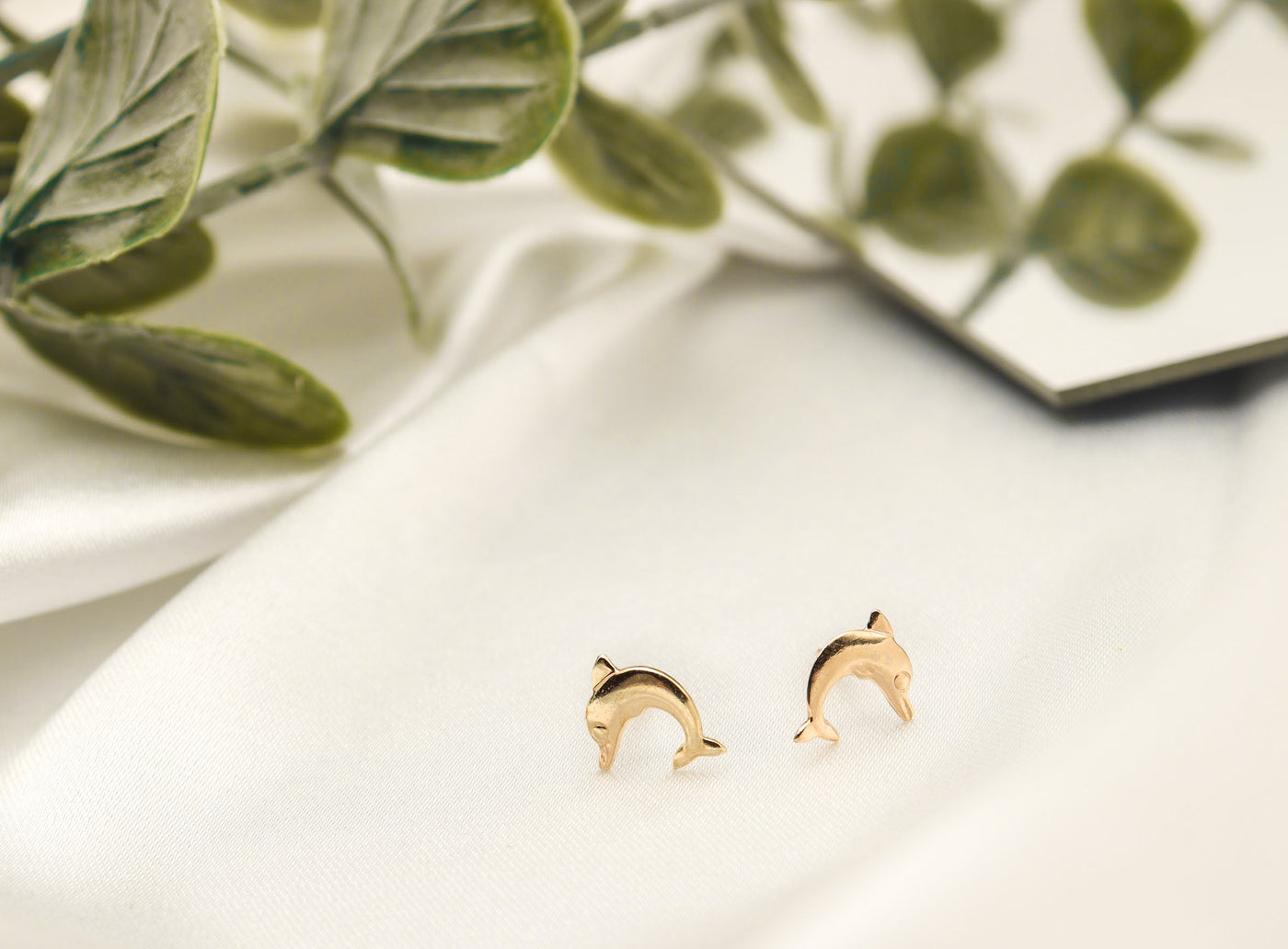 14K Gold Dolphin Small Stud Earrings