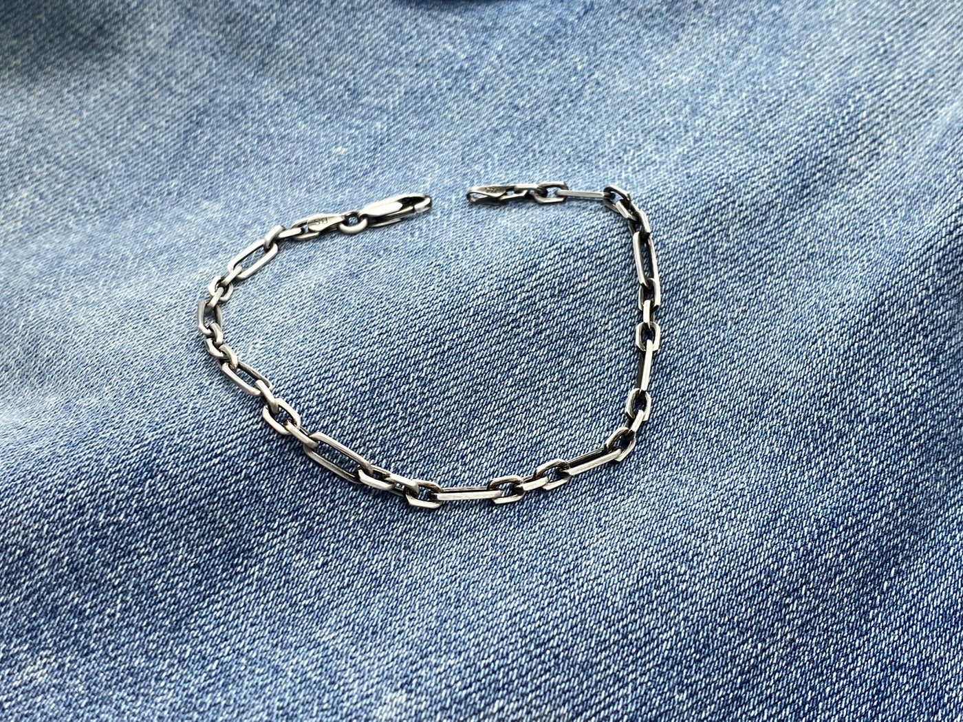 Sterling Silver Gunmetal Detailed Enlongated Link Bracelet